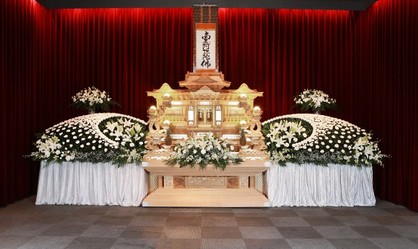葬儀会館葬場殿第一式場（豊田市）の祭壇